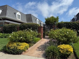 8130 Redlands St, Los Angeles, CA 90293