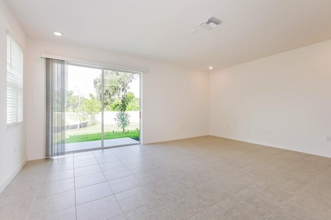 1477 Tristar Dr, Plant City, FL 33563 - photo 6