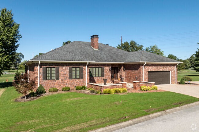 Red brick traditional homes can be found near the golf course in Southeast Owensboro.