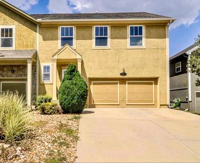 1938 W Surrey St, Olathe, KS 66061 - photo 2