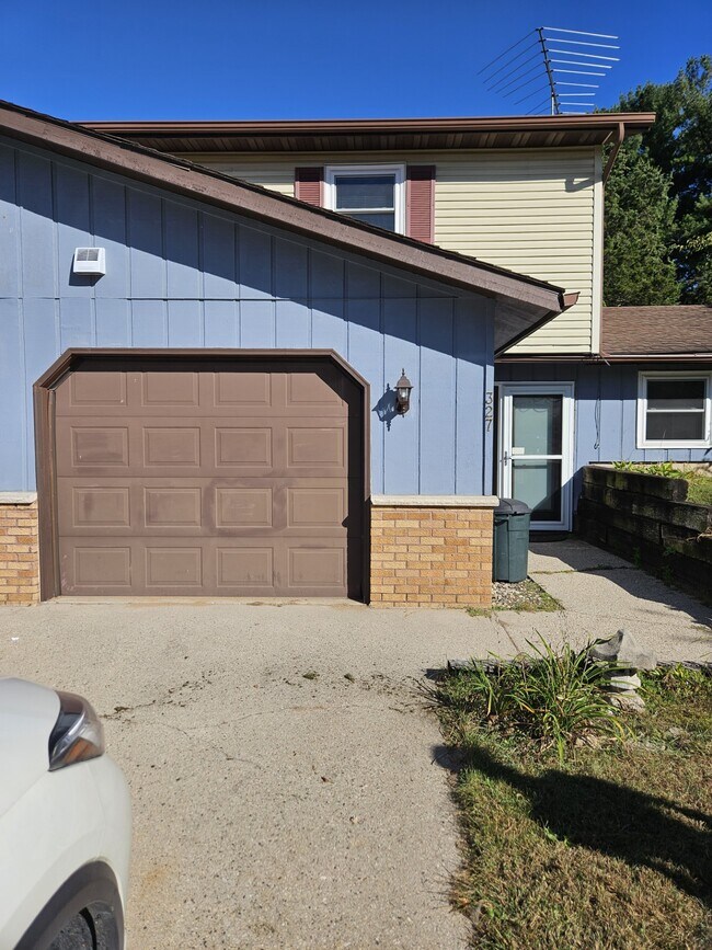 1455 Plainview Rd, Plain, WI 53577