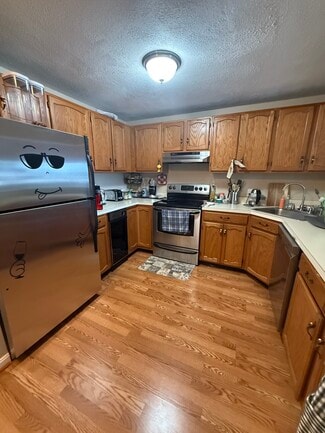 24 South St Unit 2b 2b Medford Square Apt, Medford, MA 02155