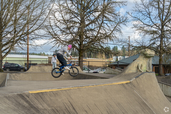The nearby Tigard Skatepark is a popular place for outoor recreation.