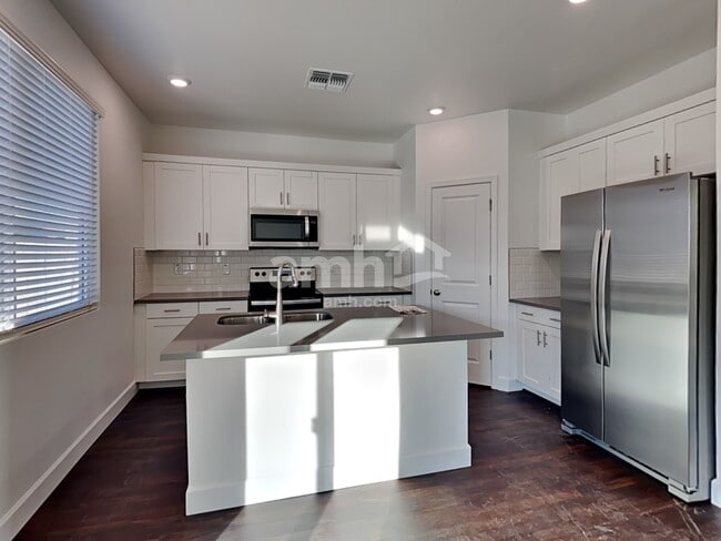 17137 Puget Ave, Waddell, AZ 85355 - photo 3