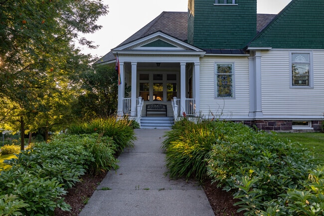 Mansfield Cooperative School is a private middle school in Richmond, VT.