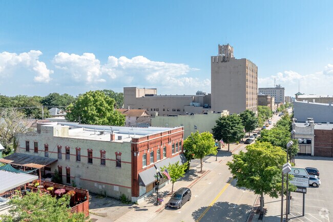 Main St shopping is just minutes from Millers Bay.
