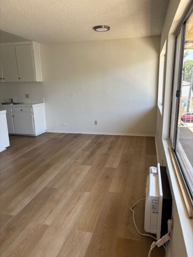 Berendo 221, Los Angeles, CA 90004 - photo 4