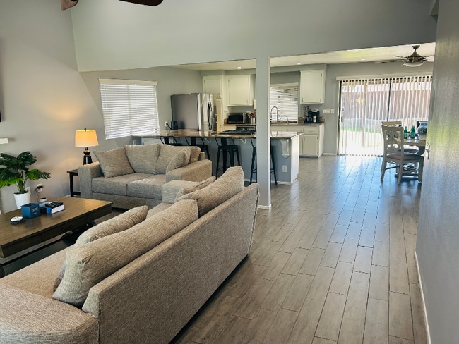 1151 Canyon View Ln, Colton, CA 92324 - photo 3