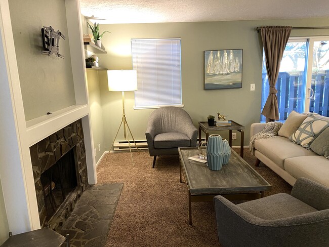 Living w/ fire place