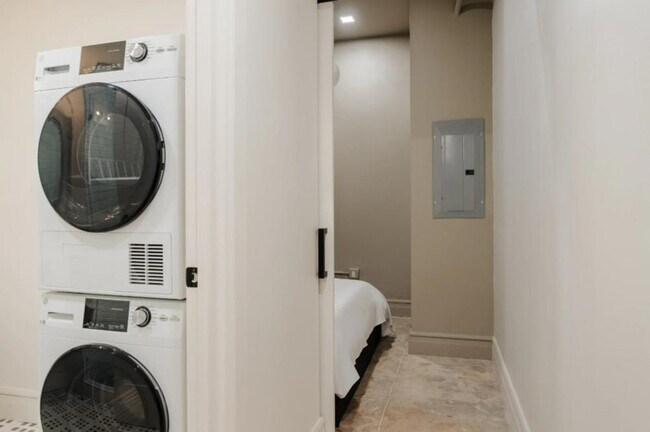 505 E Travis St unit ID1267113P, San Antonio, TX 78205 - photo 6