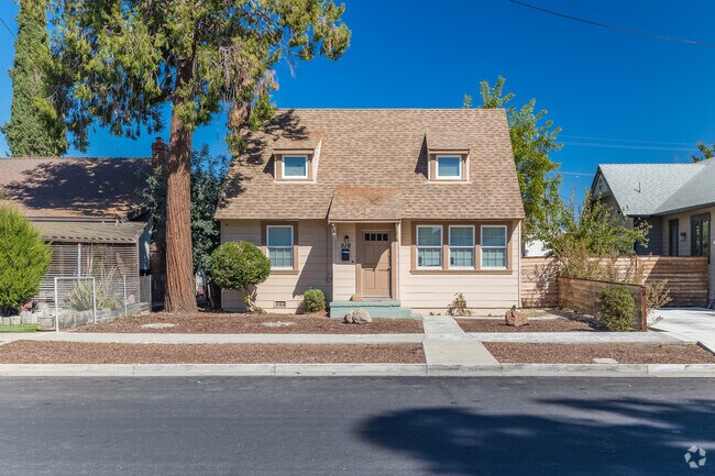 Homes in The City Brentwood were constructed from the 1950s onwards.
