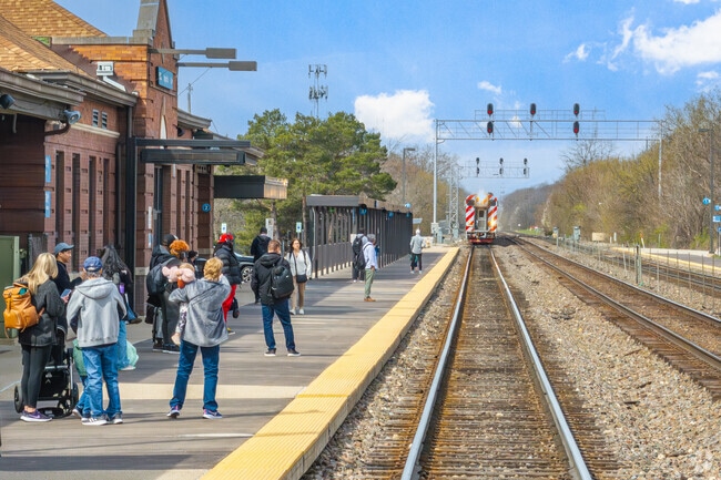 Residents can use the Metra to be downtown Chicago in only 45-minutes.
