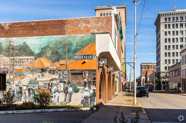 View the beautiful murals throughout downtown near Labelle.
