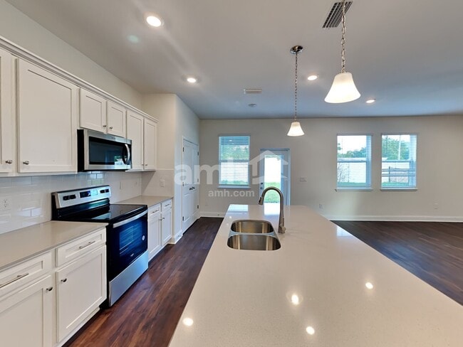 2518 Sunrise Ct, Tavares, FL 32778 - photo 3