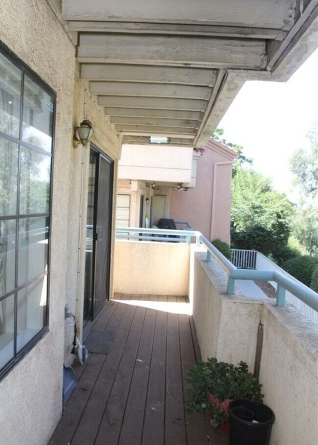 18123 Erik Ct unit 357, Canyon Country, CA 91387 - photo 7