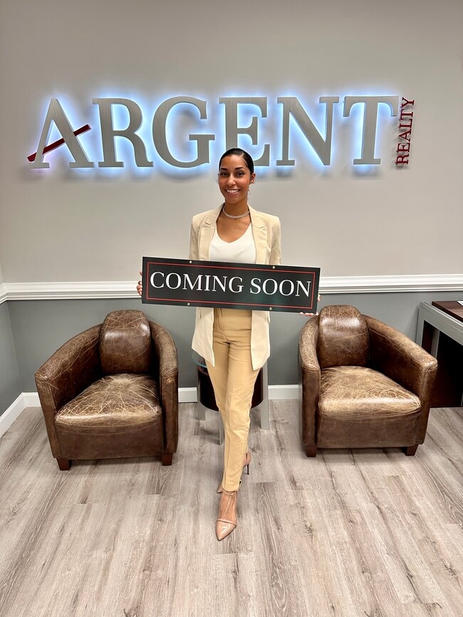 Agent Photo