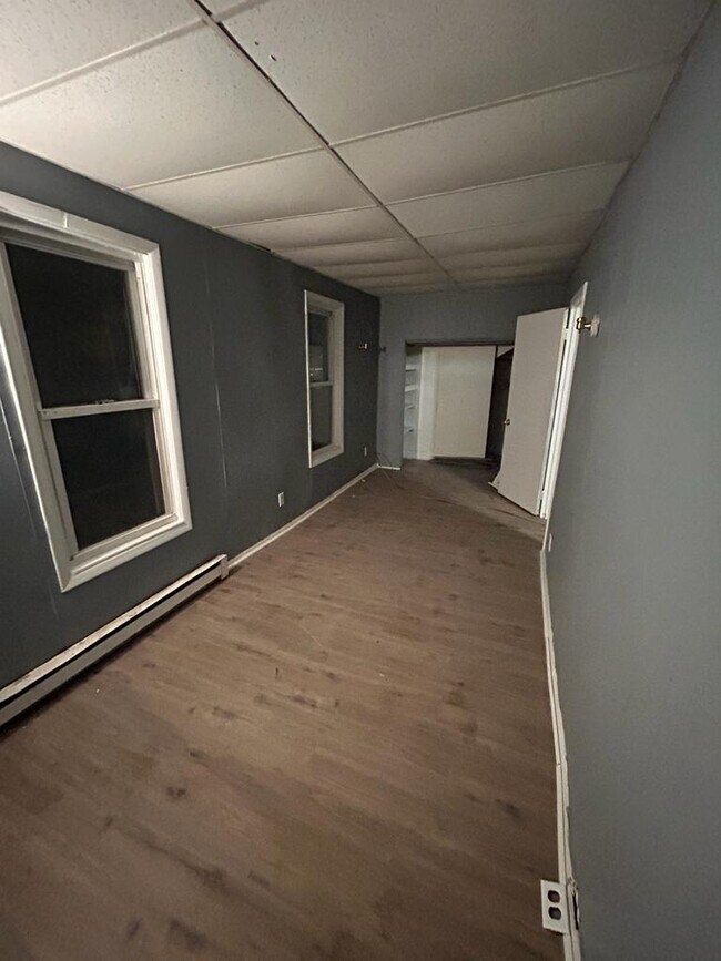 29 125th St unit 2, Troy, NY 12182 - photo 3