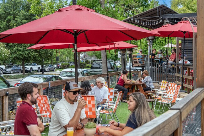Cozy vibes on the Headlands Brewery patio—perfect for a relaxed meal and craft beers.