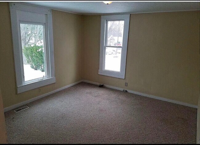 1402 E Fox St, South Bend, IN 46613 - photo 7