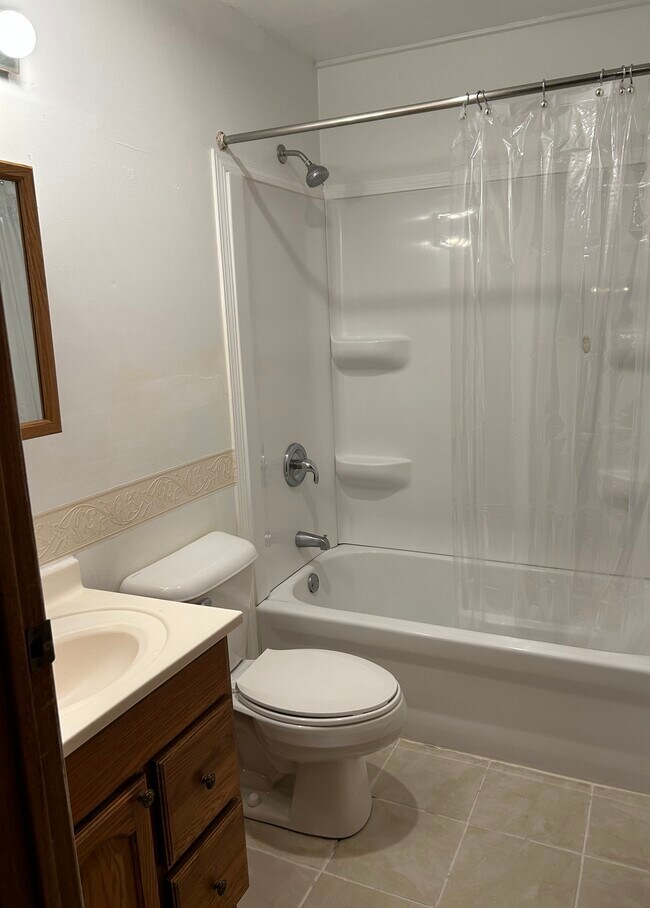 105 N 5th St Unit 101, Fairfield, IA 52556