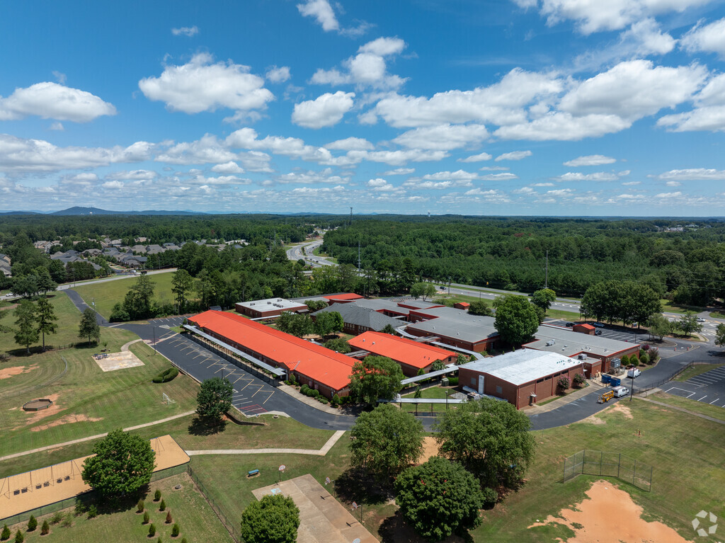Big Creek Elementary School  has a Reading Proficiency of
85%.