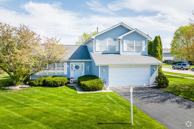 Within the Frankfort Square neighborhood, one can find plenty of modern farmhouses.