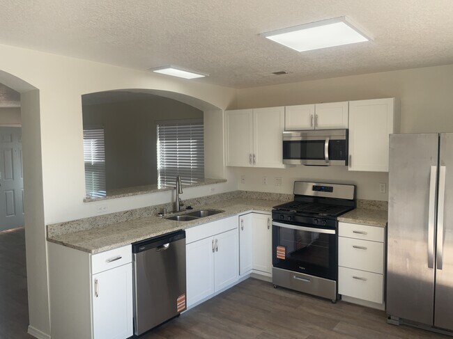 1008 Desert Paintbrush Loop NE, Rio Rancho, NM 87144 - photo 2