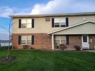 2215 Sylvan Way Unit 6, West Bend, WI 53095