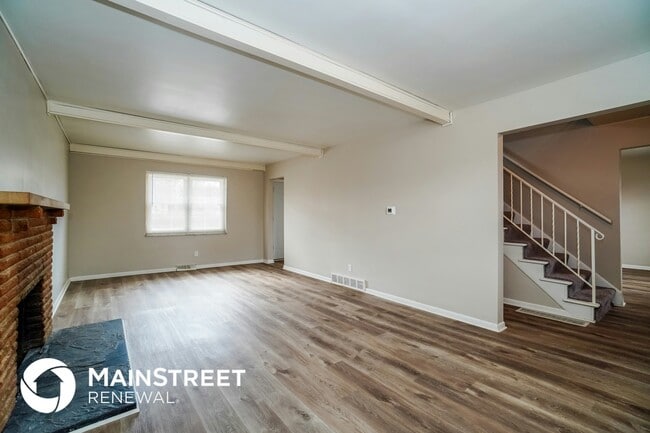 2727 Hafton Rd, Columbus, OH 43204 - photo 3