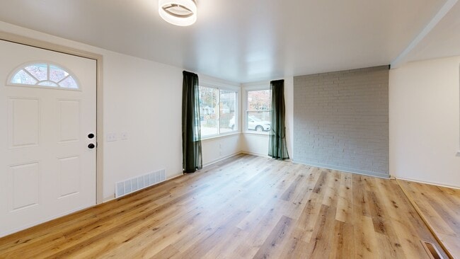 2306 Benton Ave, Kalamazoo, MI 49008 - photo 3