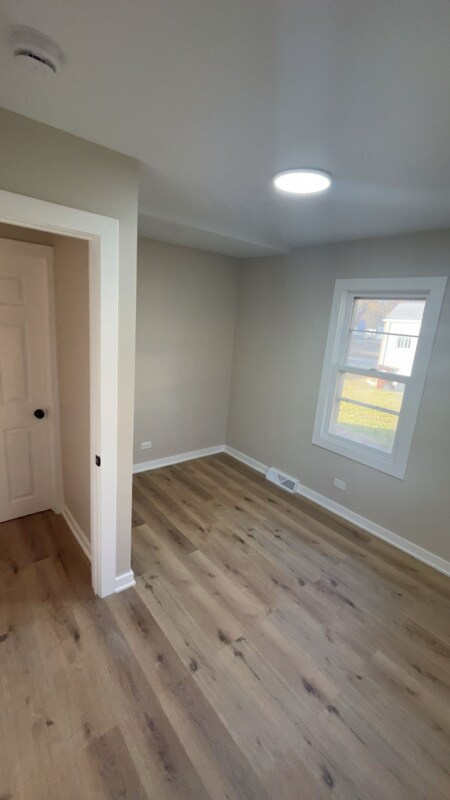 2808 Searles Ave, Rockford, IL 61101 - photo 5