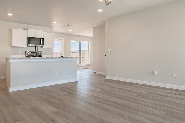 7417 64th St, Lubbock, TX 79407 - photo 6