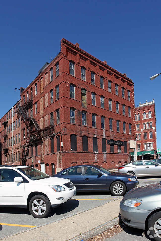 2-8 Washington St, Haverhill, MA 01832