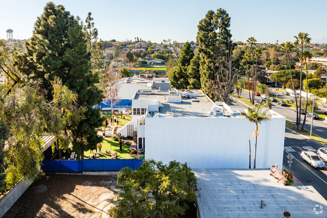 Manhattan Academy opened its door to Manhattan Beach residents in 1975.