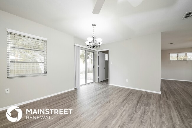 744 Pineland Ave, Venice, FL 34285 - photo 4