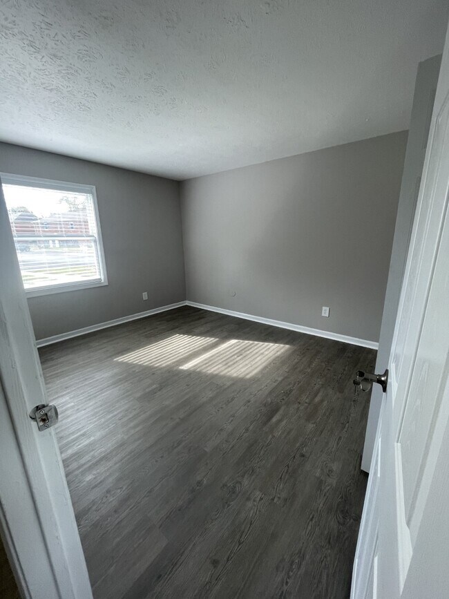 The Hub at Nora, Indianapolis, IN 46240 - photo 6