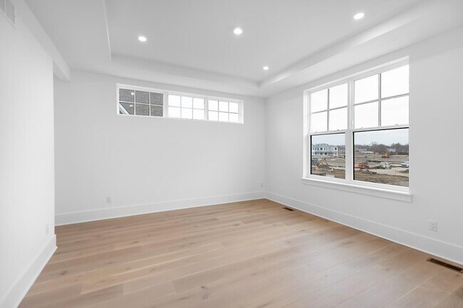 Toll Brothers at The Downs - Churchill Collection, Nyquist Manor Plan unit 38410042, Northville, MI 48167 - photo 4