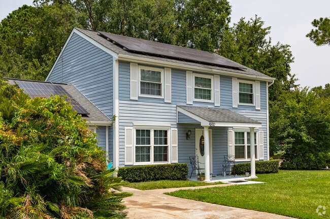 Ashley Acres has lovely homes with spacious yards in North Charleston.