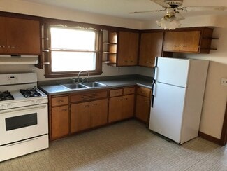 1414 Marquette Ave Unit 2 upper, South Milwaukee, WI 53172