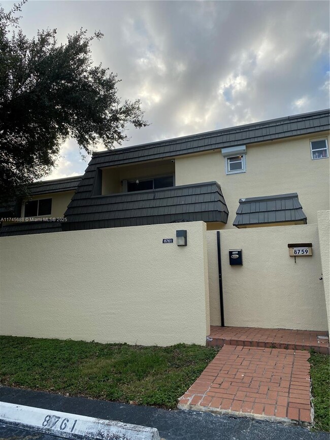 8761 SW 137th Ave, Miami, FL 33183
