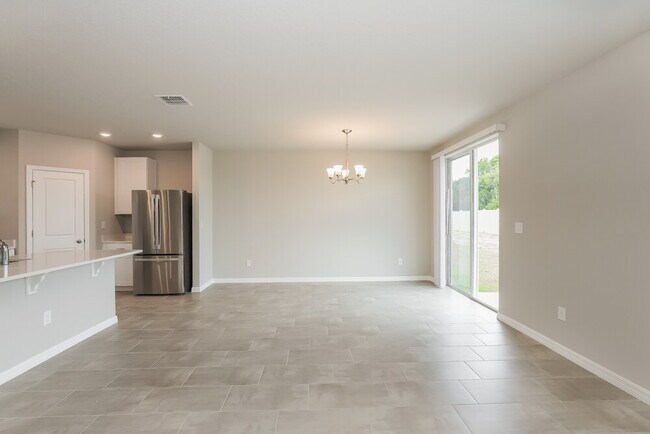 38993 Harlow Rose Dr, Zephyrhills, FL 33540 - photo 5