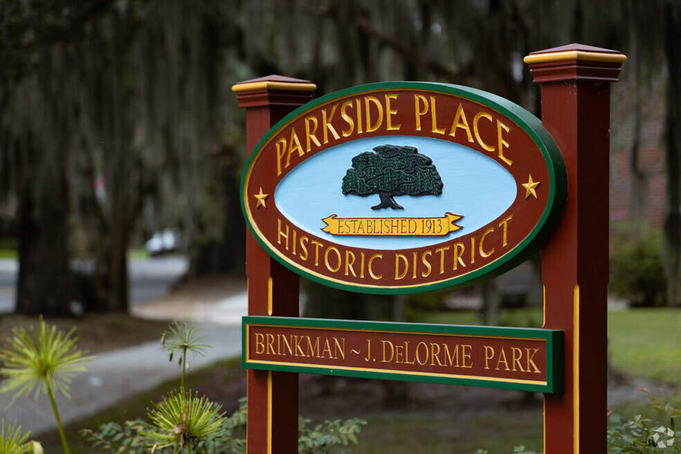 Neighborhood_Parkside_122623