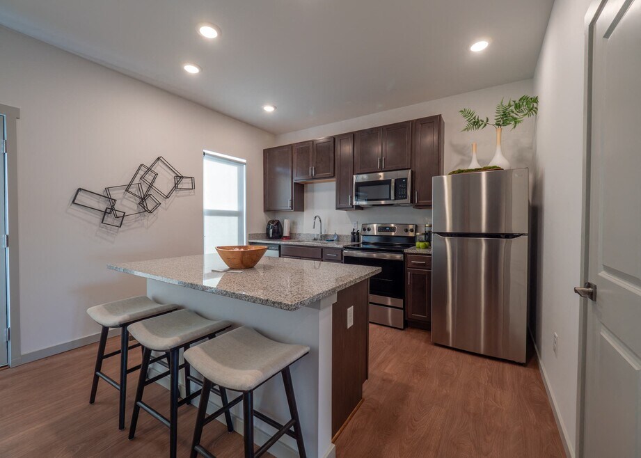 The Row on Merchant, Springdale, OH 45246 - photo 1