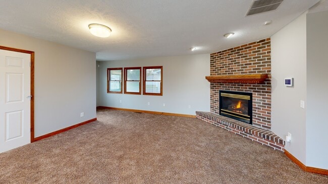 1751 E Main St, Greenfield, IN 46140 - photo 2
