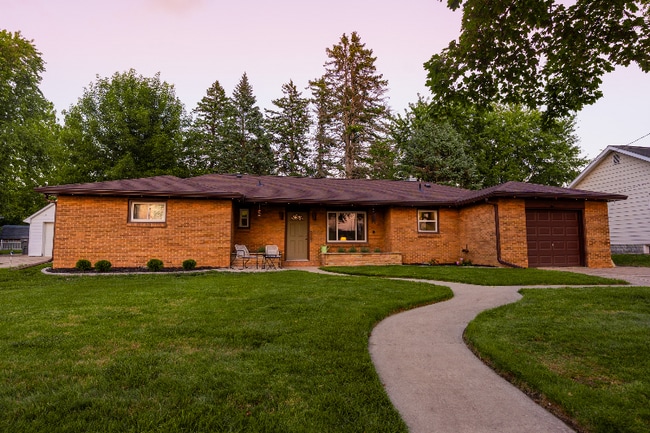 2218 Jefferson Ave, Midland, MI 48640 - photo 2