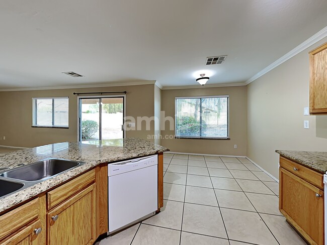 8621 N 68th Ln, Peoria, AZ 85345 - photo 3