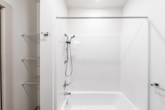 Crescent Place, Arlington Heights, IL 60004 - photo 7