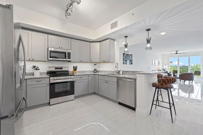 605 Kemp St unit ID1044456P, Merritt Island, FL 32952 - photo 3