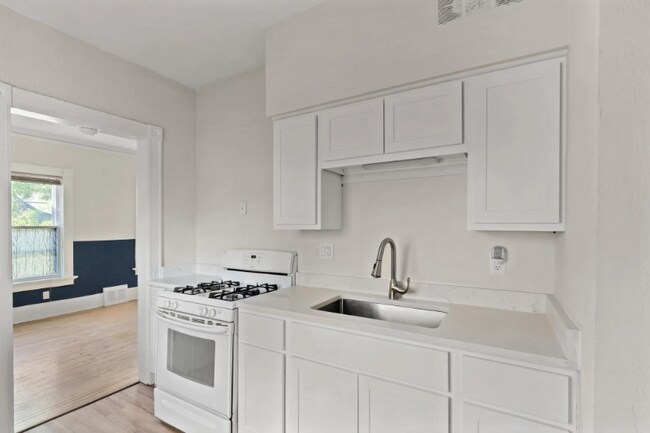 2202 N 55th St unit Lower, Milwaukee, WI 53208 - photo 6