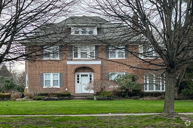 Italian Renaissance Revival homes add historic elegance to Woodsburgh’s streets.